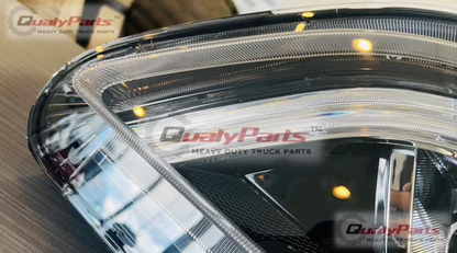 2023 Kenwroth T680 Headlight